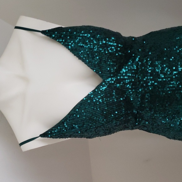 Emerald Sundae Juniors' Sequined Law-Back Bodycon Mini Dress Macy's, Size M - Picture 9 of 16